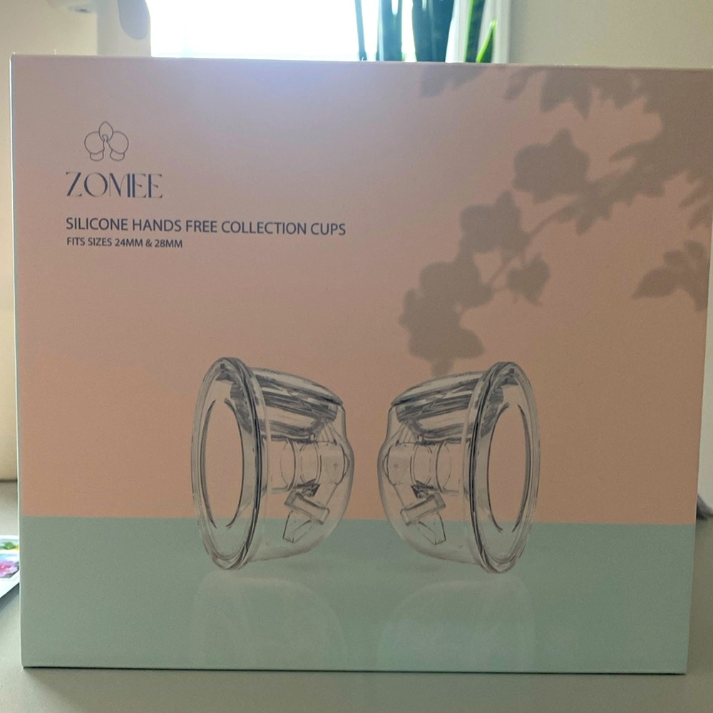 Zomee Silicone Hands Free Collection Cups-Never Opened or Used